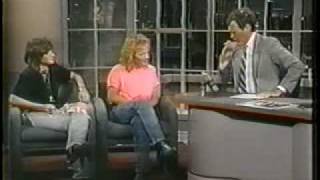 Indigo Girls  Closer To Fine on Letterman 1989 [upl. by Eeleak224]