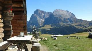 Wandern Südtirol auf der Seiseralm zur Edelweißhütte [upl. by Netsrek930]