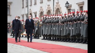 Empfang Präsident der Schweiz  Ehrenkompanie der Garde im Inneren Burghof [upl. by Arlen]