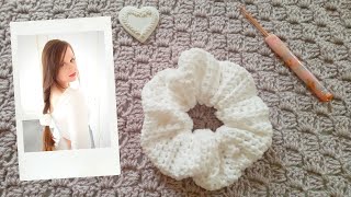 CROCHET EASY SCRUNCHIE  DIY BEGINNER TUTORIAL FOR A FEMININE SCRUNCHIE [upl. by Tien]