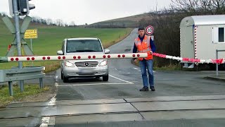 Beschränkte Bahnübergänge  SPIEGEL TV [upl. by Elita]