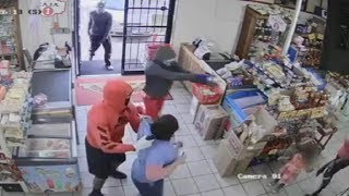 LiveLeak  Mother And Daughter Try To Escape Robbery [upl. by Britte]